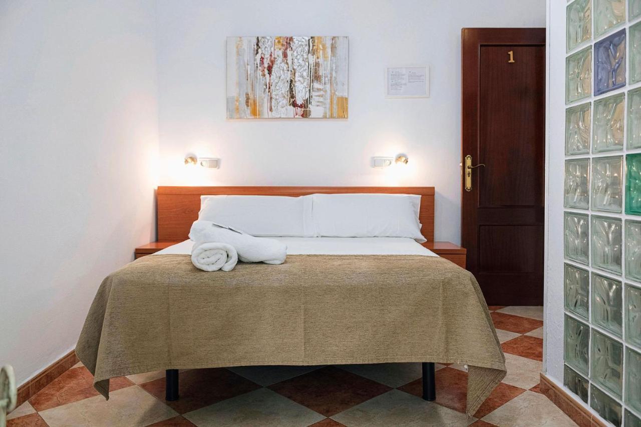 קדיז Hostal Colon מראה חיצוני תמונה