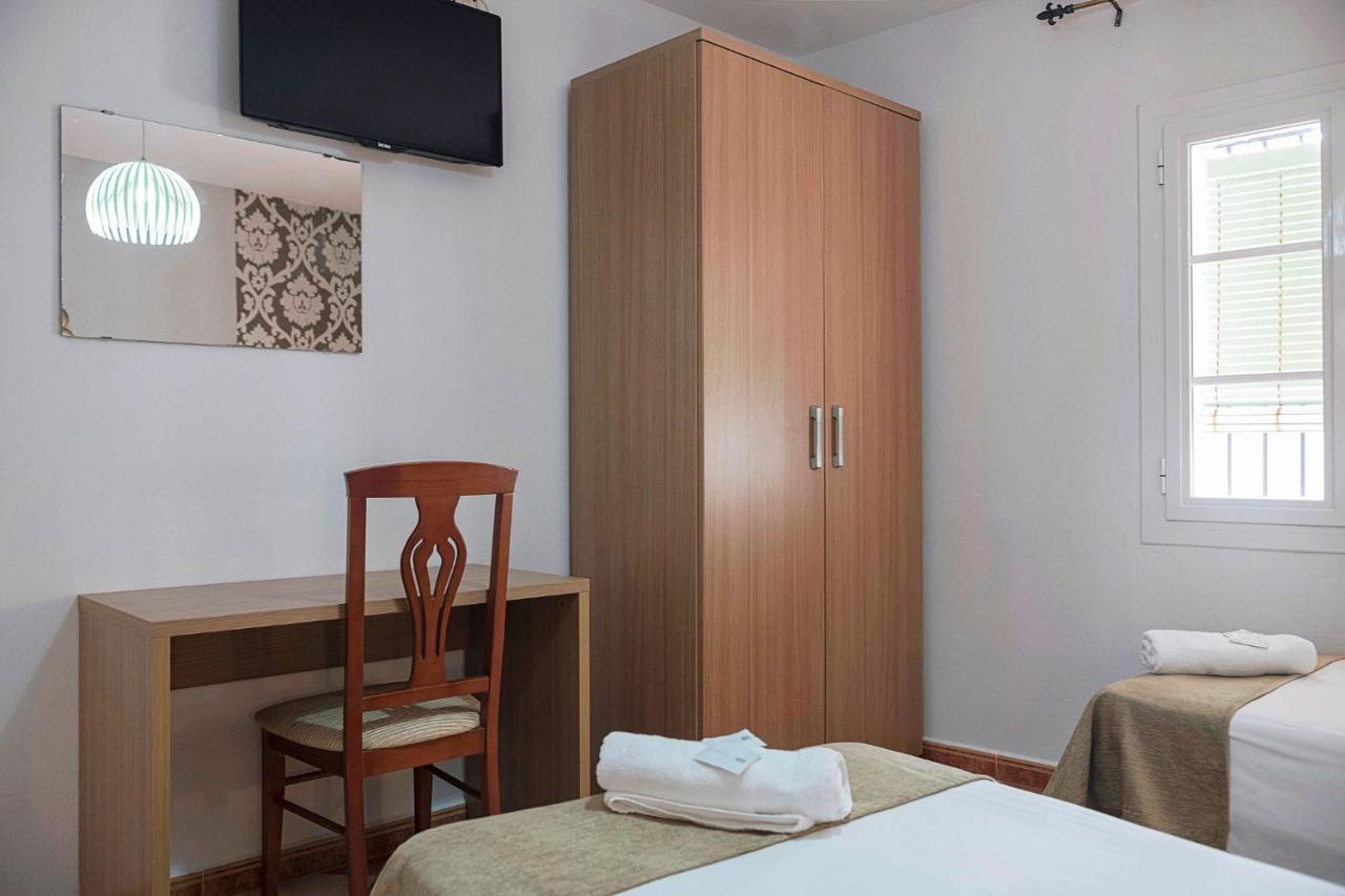 קדיז Hostal Colon מראה חיצוני תמונה