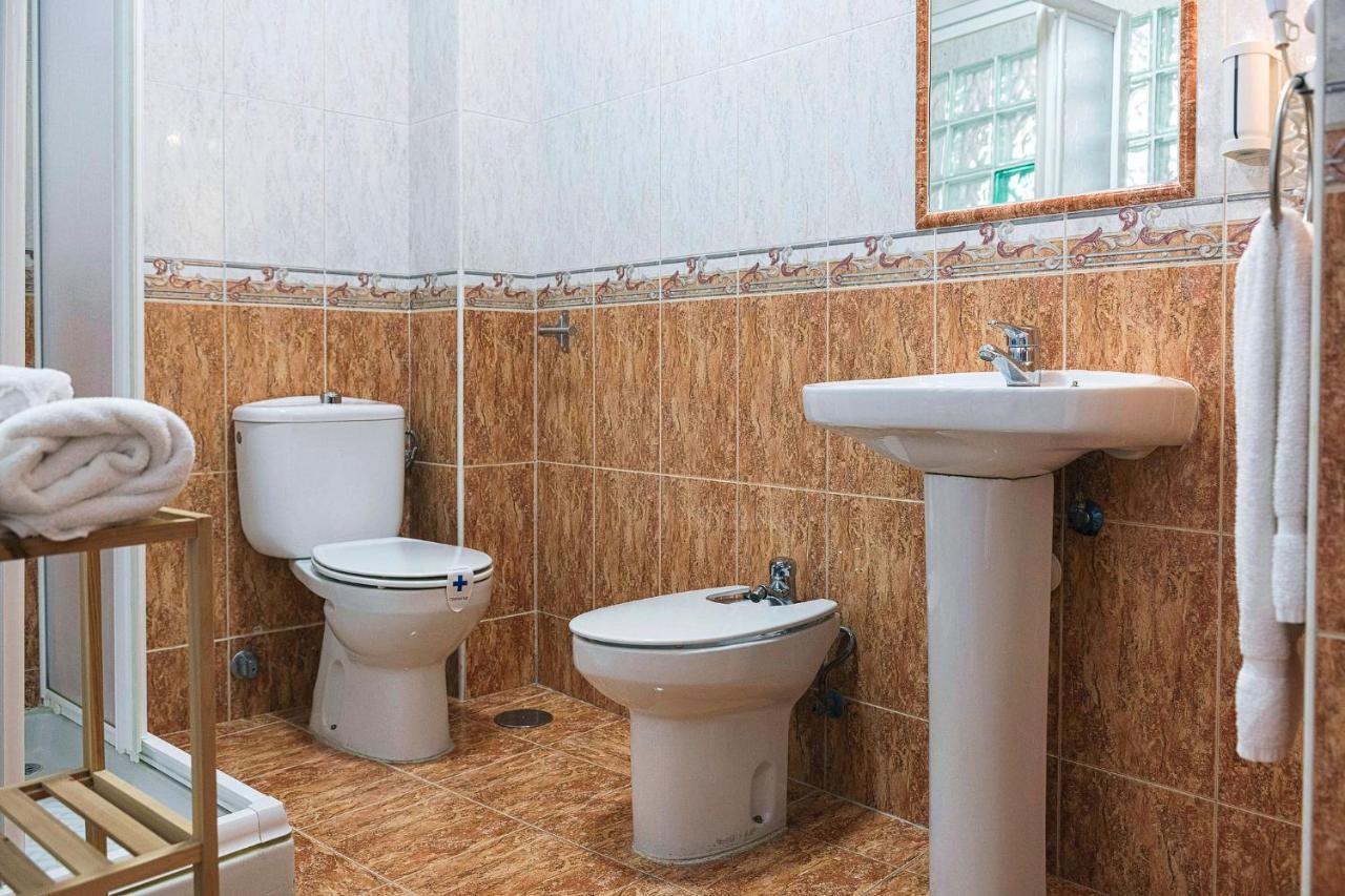 קדיז Hostal Colon מראה חיצוני תמונה