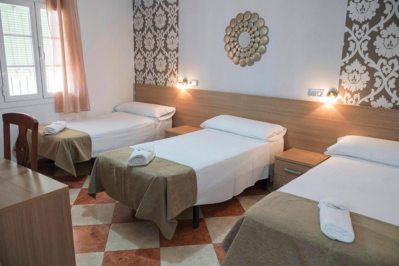 קדיז Hostal Colon מראה חיצוני תמונה